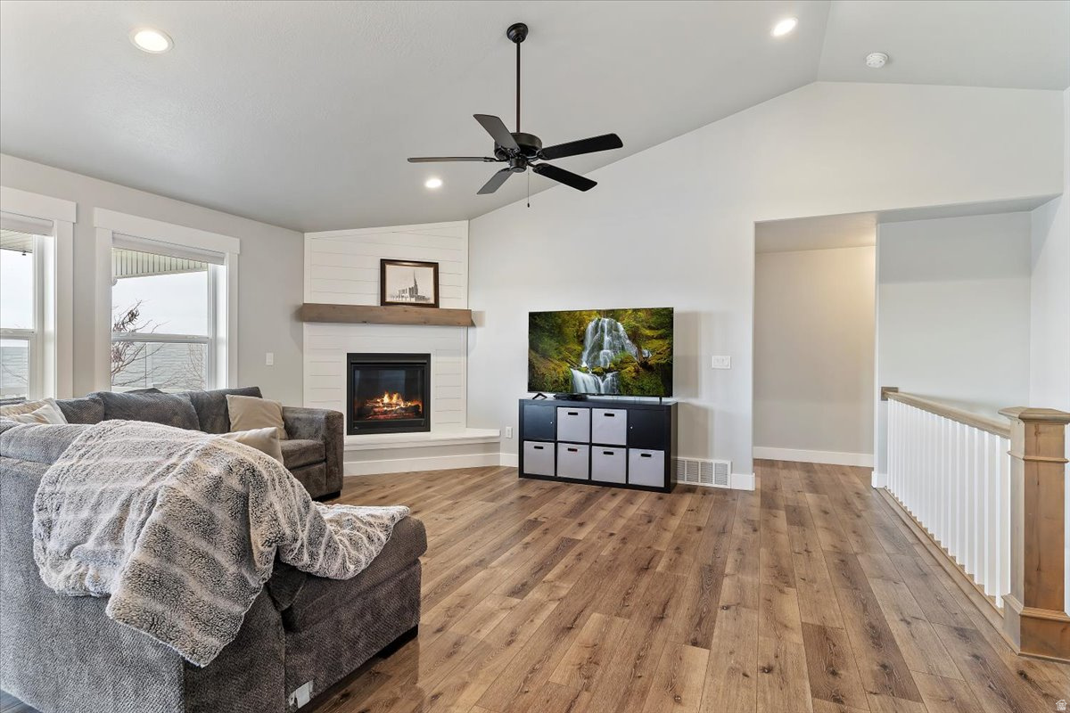 BLUFF AT LAKEVIEW FARMS - Residential