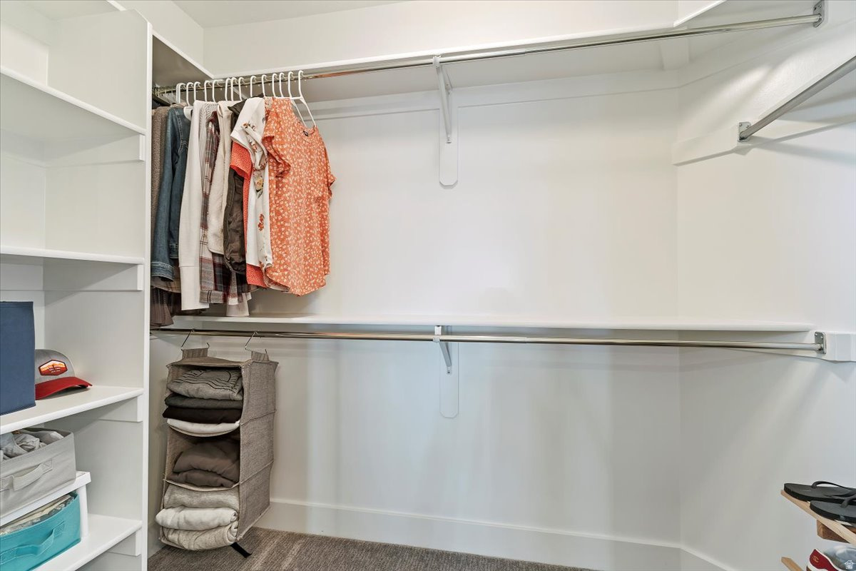 BLUFF AT LAKEVIEW FARMS - Residential