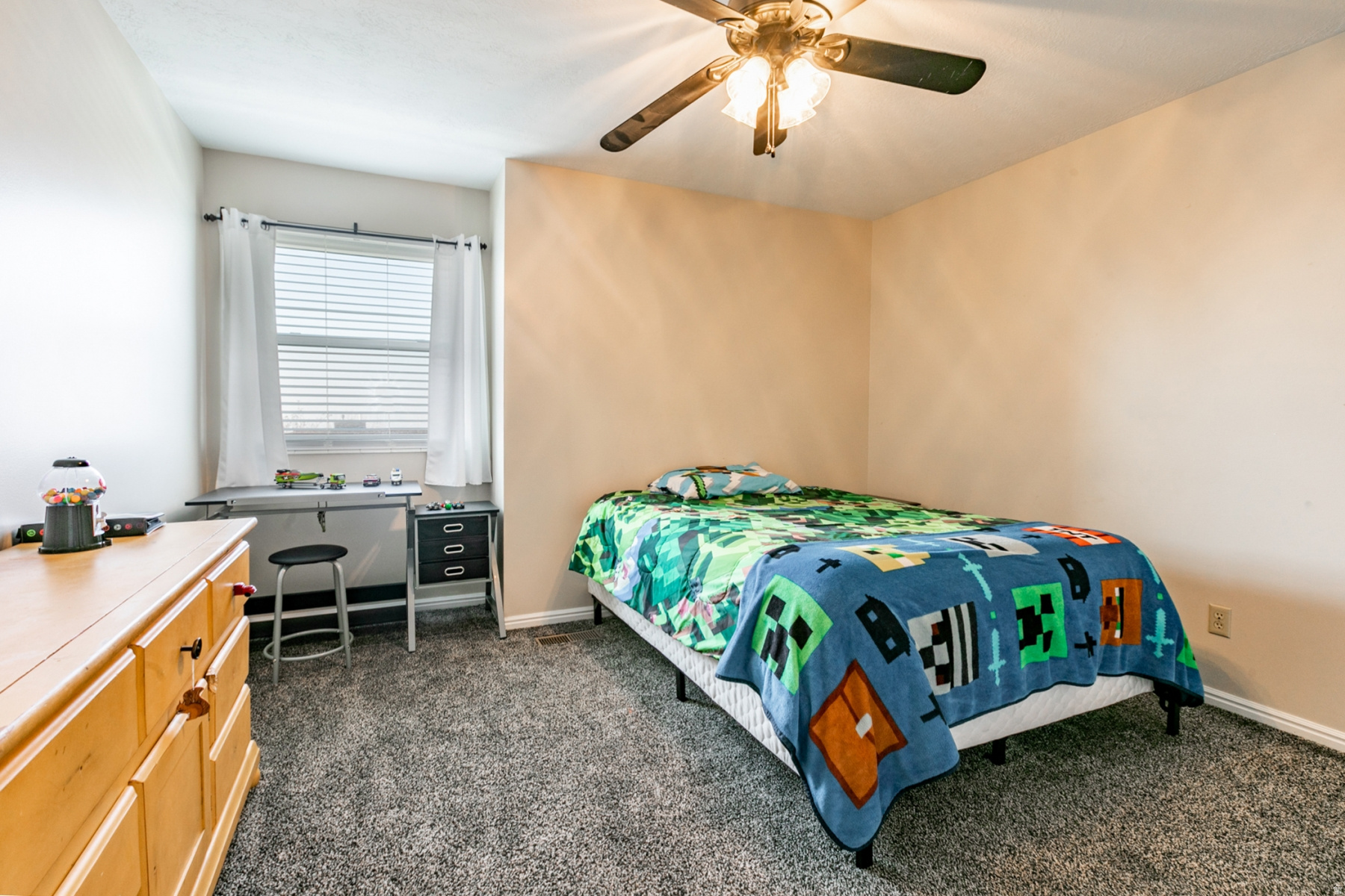 BOUNTIFUL HILLS - Residential