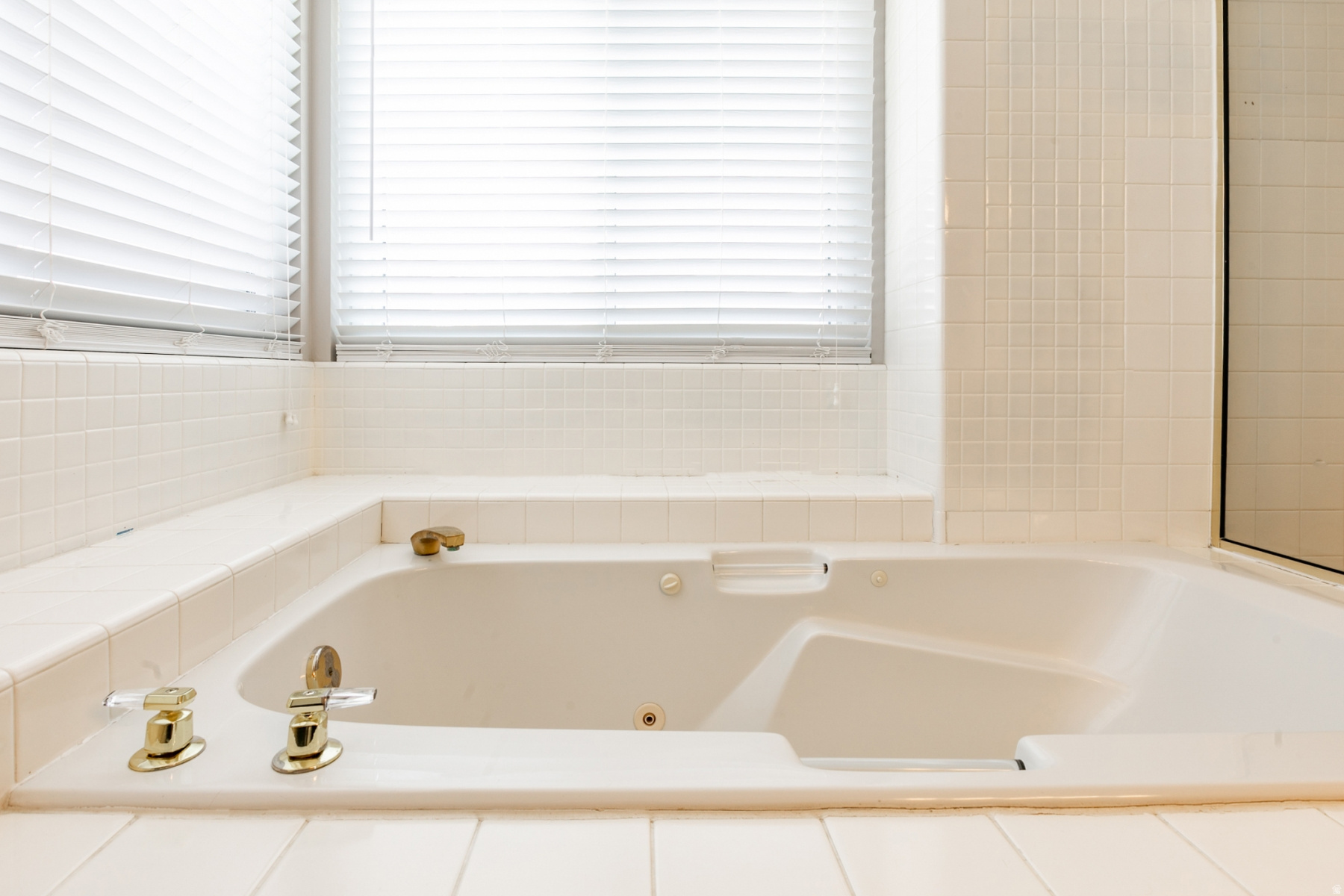 BOUNTIFUL HILLS - Residential