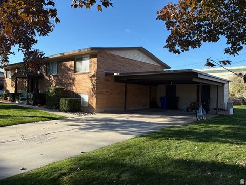 Tiny photo for 254 W 650 S, Bountiful, UT 84010 (MLS # 2120271)