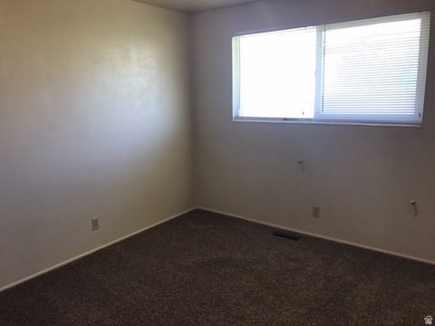 Tiny photo for 254 W 650 S, Bountiful, UT 84010 (MLS # 2120271)
