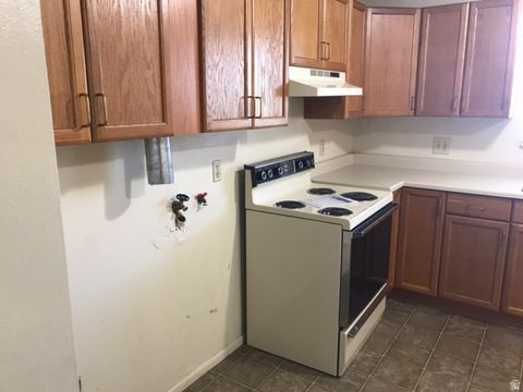 Tiny photo for 254 W 650 S, Bountiful, UT 84010 (MLS # 2120271)