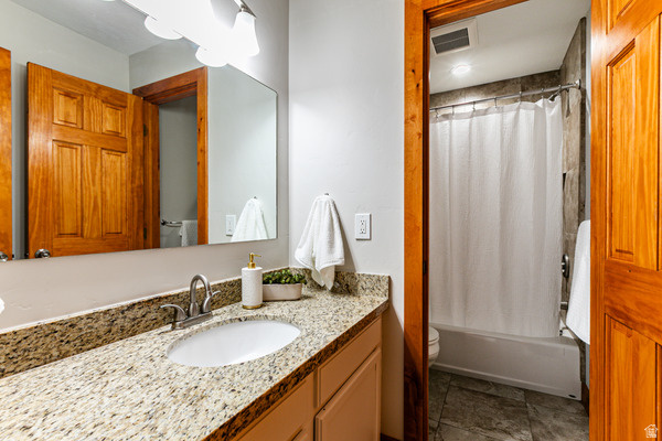 RED PINE CHALETS CONDO - Residential