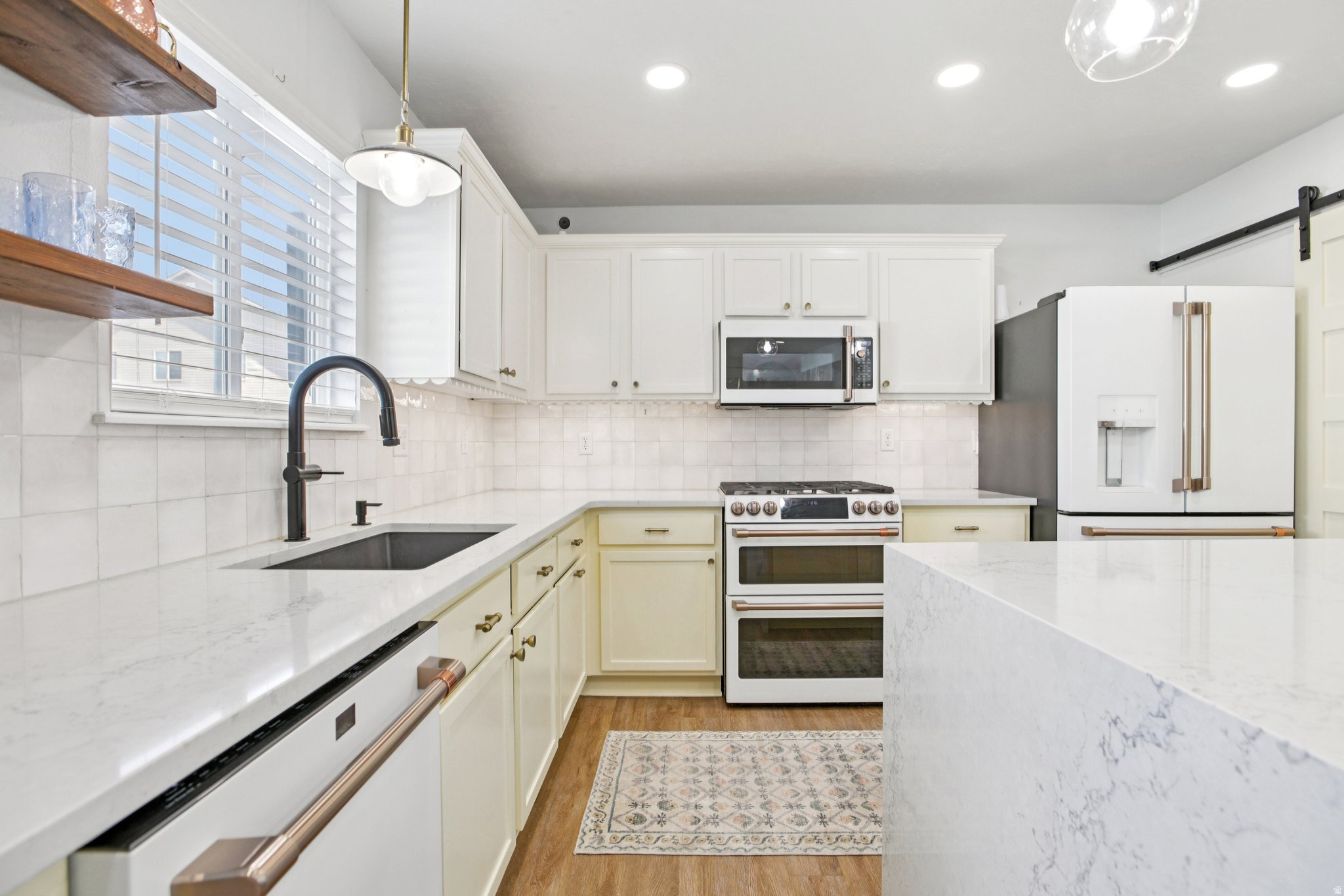 NORTH LAKE - Residential