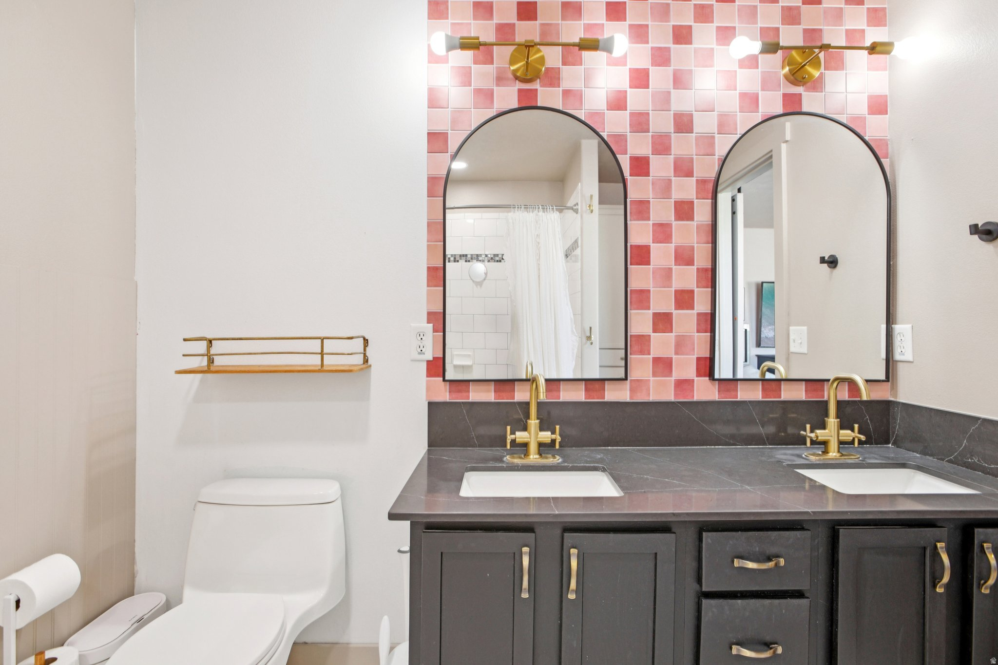 NORTH LAKE - Residential