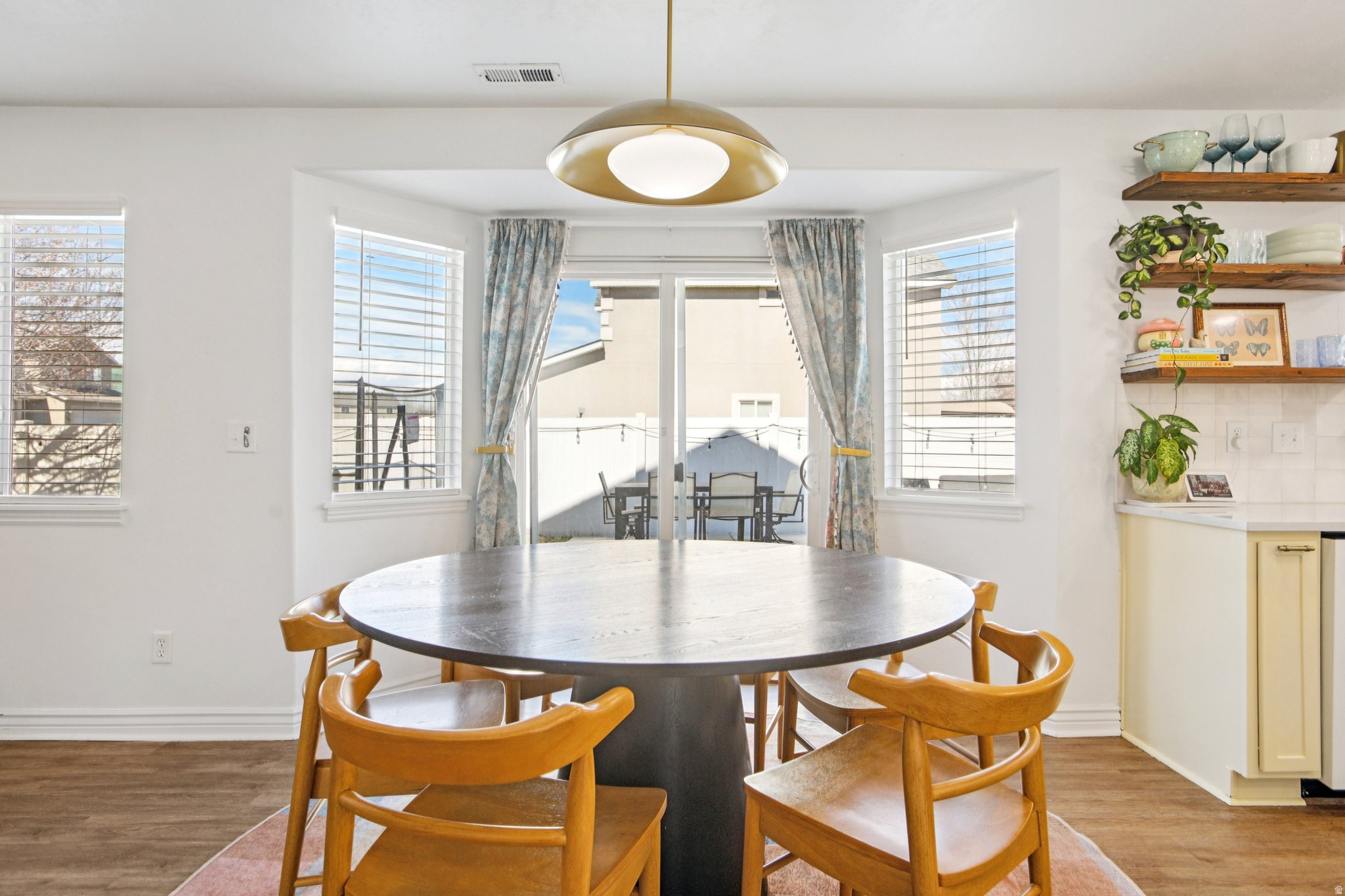 NORTH LAKE - Residential