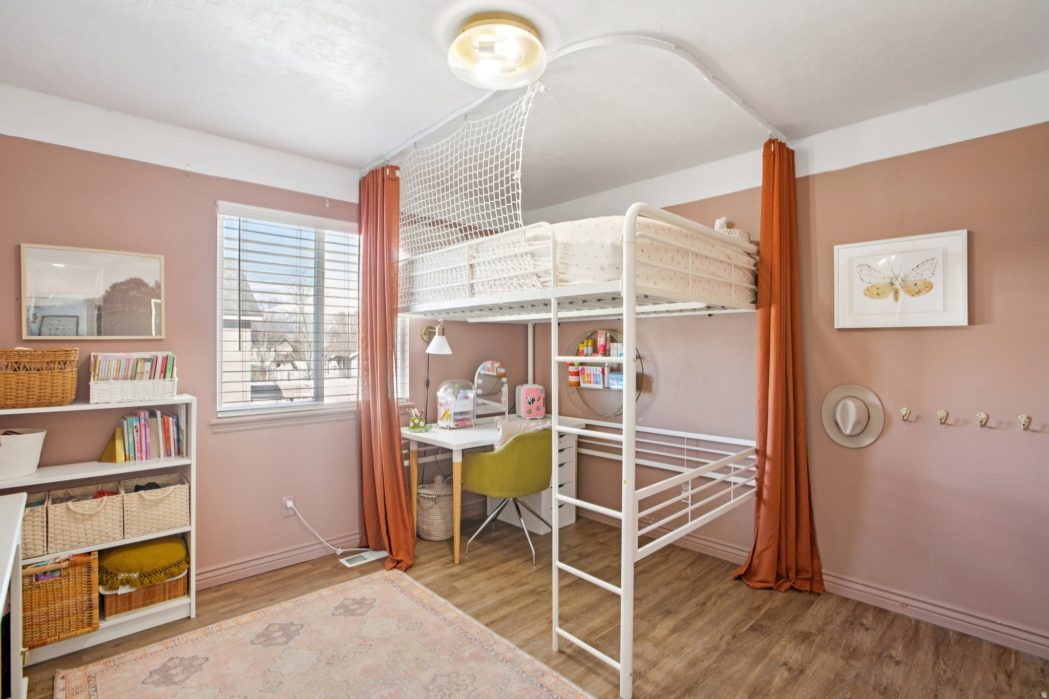 NORTH LAKE - Residential