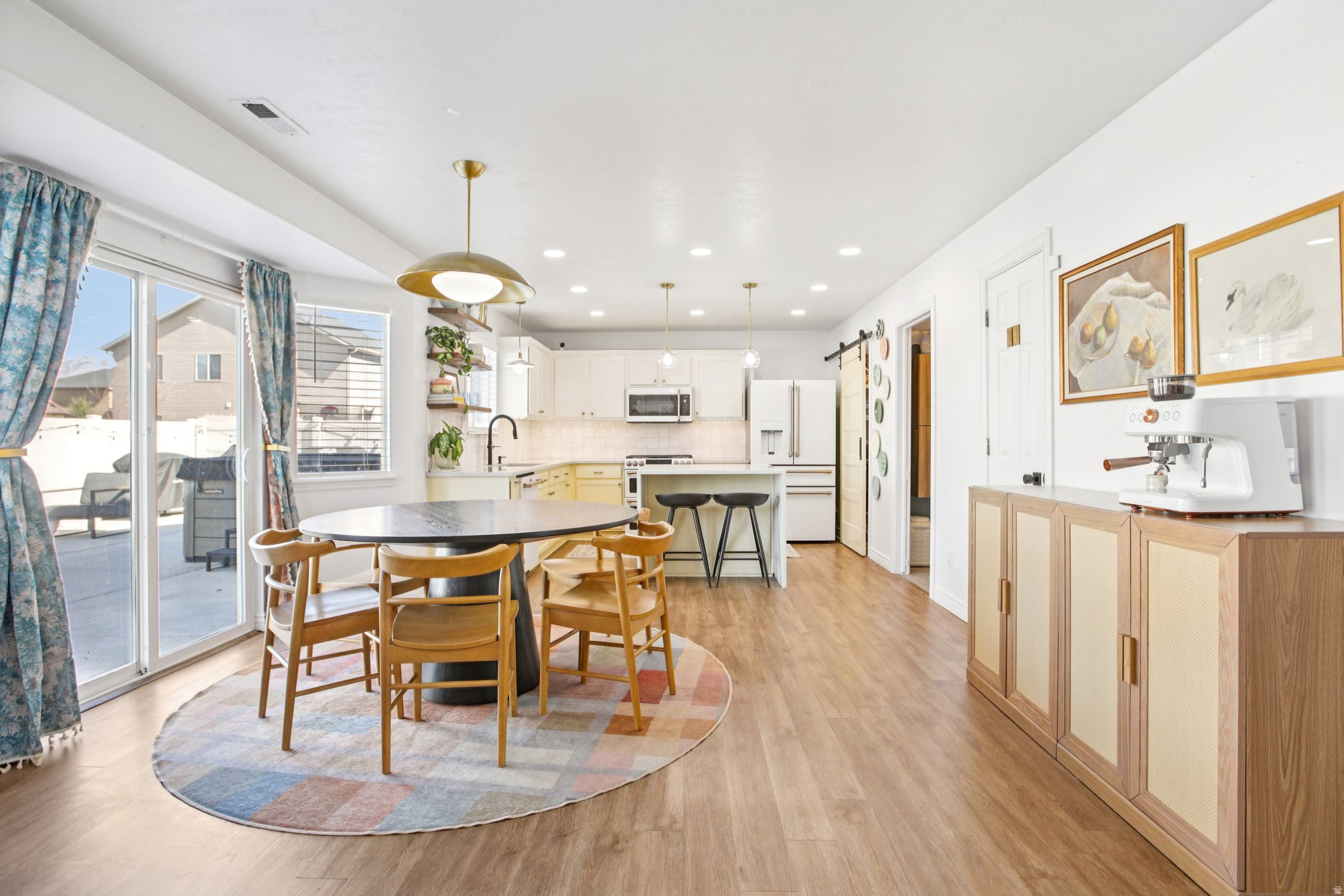 NORTH LAKE - Residential