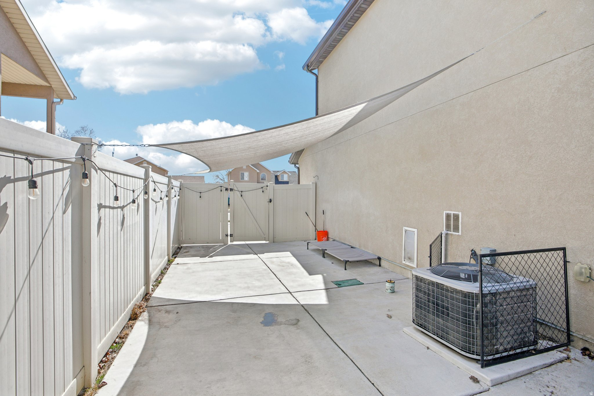 NORTH LAKE - Residential