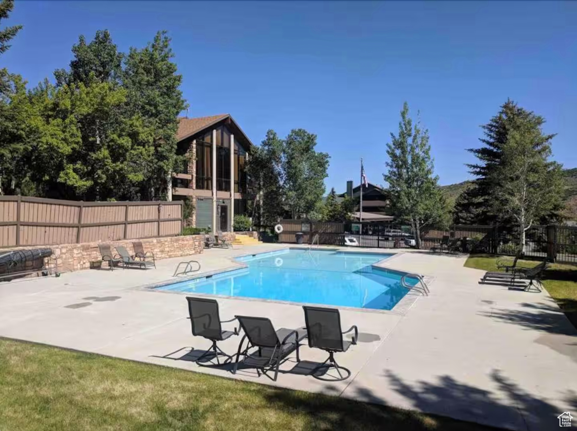 POWDERWOOD - Residential