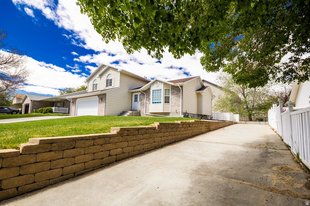 Photo of 375 S 3290 W, Vernal, UT 84078 (MLS # 2156402)