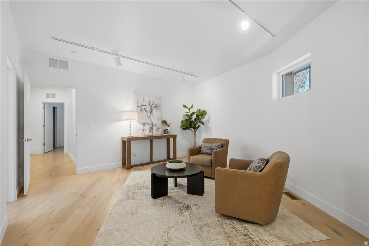 SUMMIT PARK - Residential