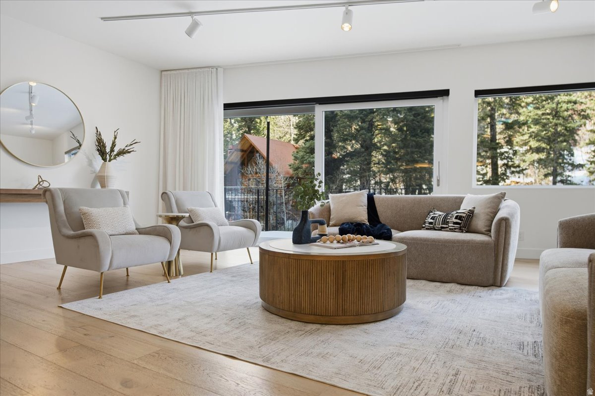 SUMMIT PARK - Residential