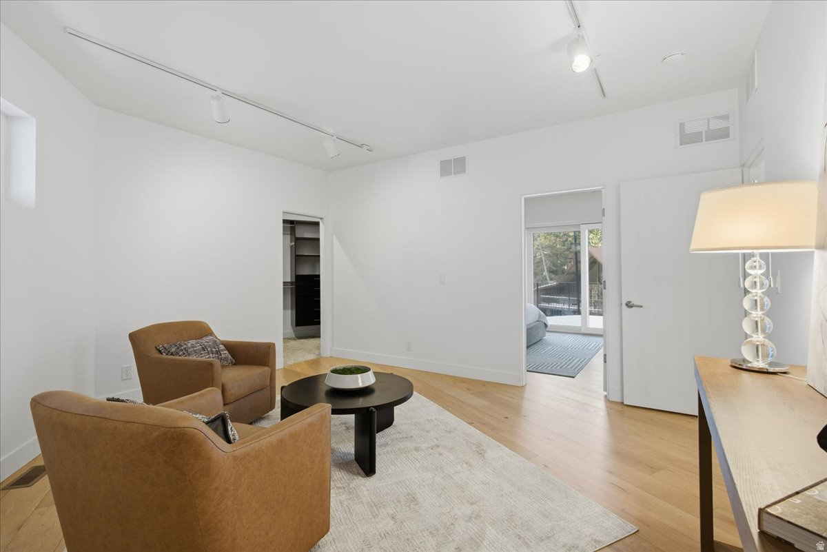 SUMMIT PARK - Residential