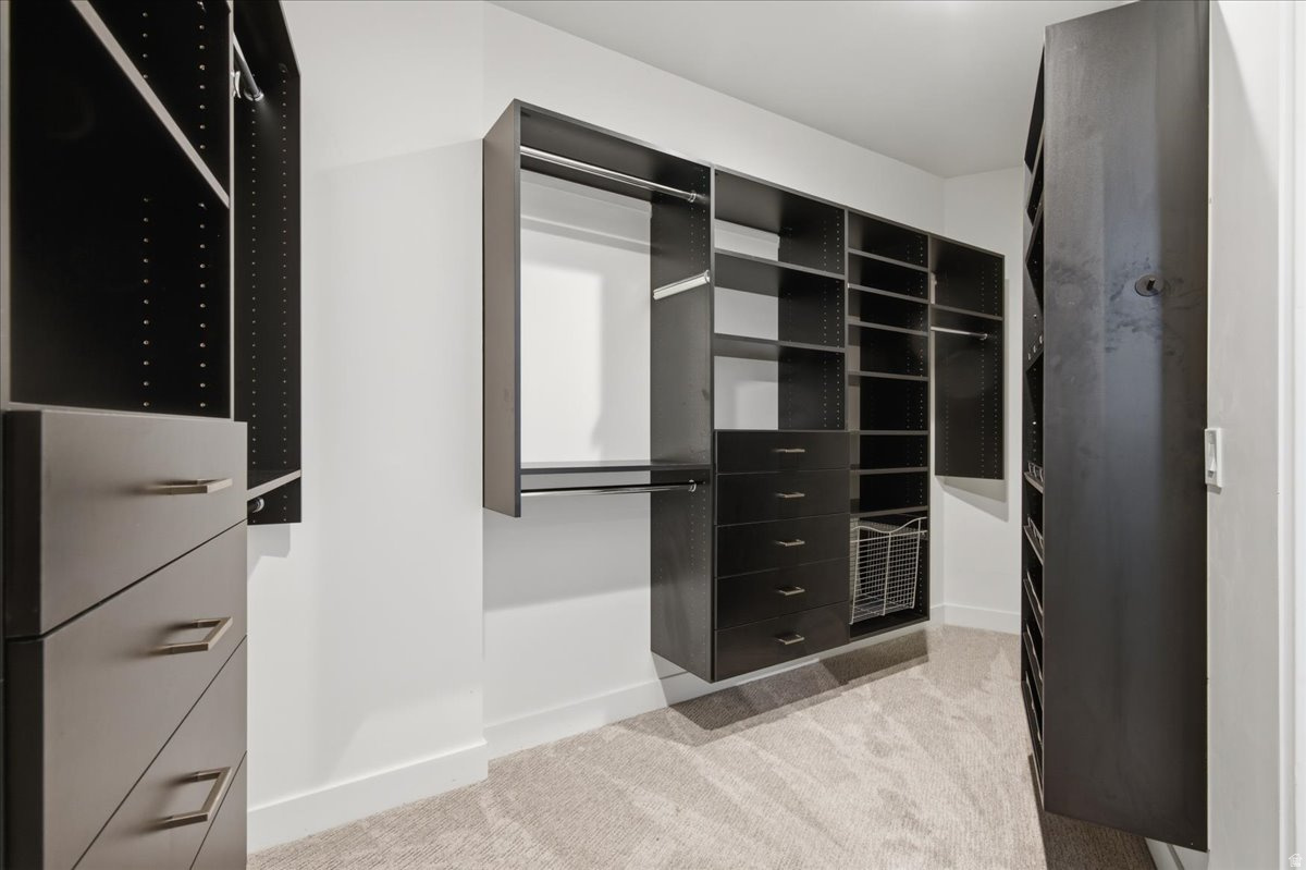 SUMMIT PARK - Residential