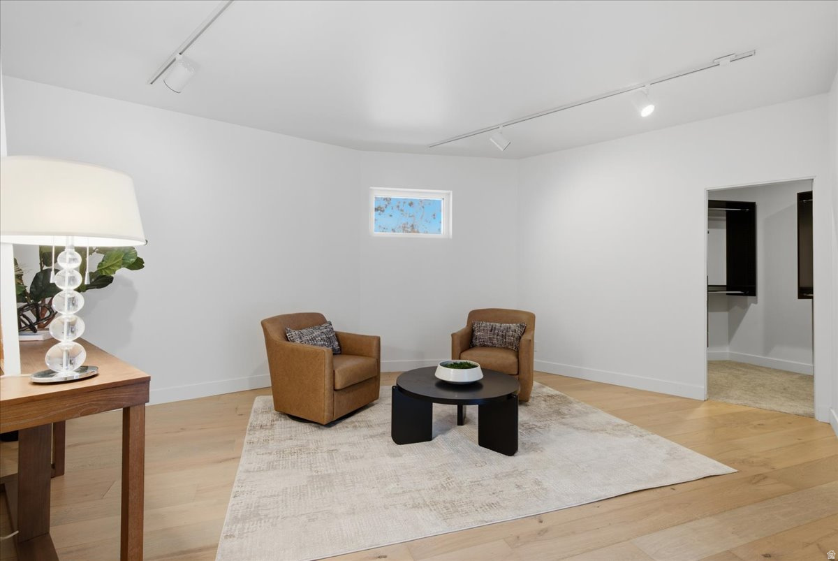 SUMMIT PARK - Residential