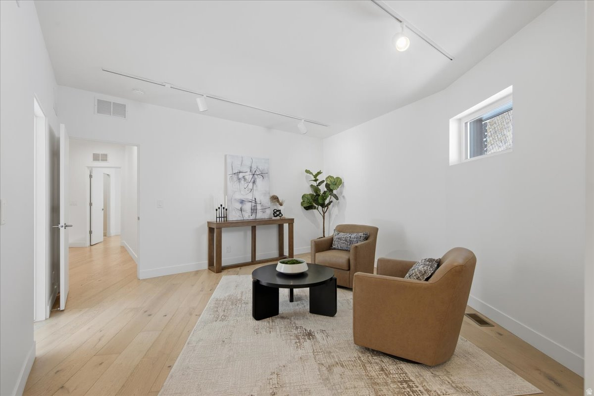 SUMMIT PARK - Residential