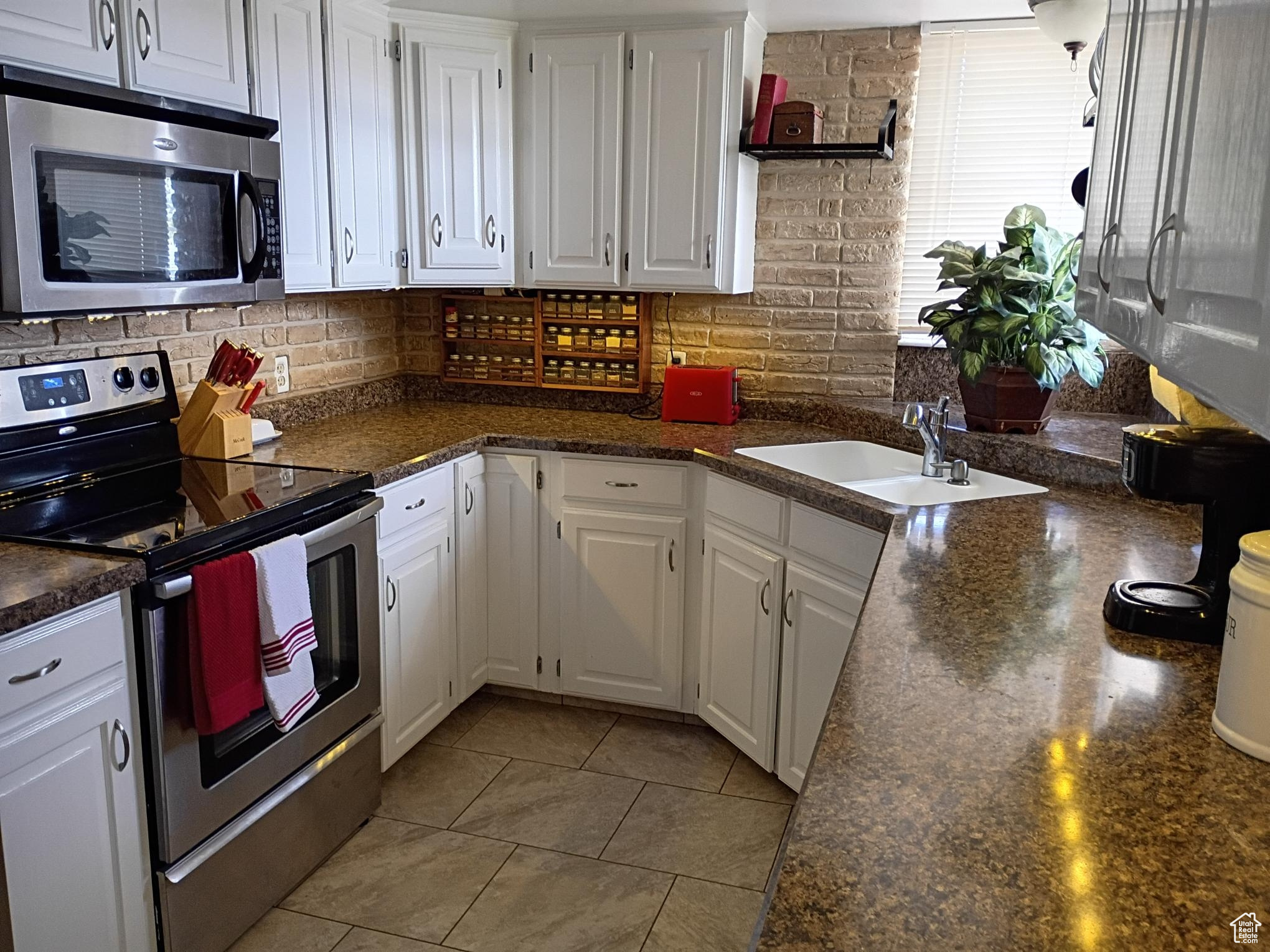 HILLCREST - Residential