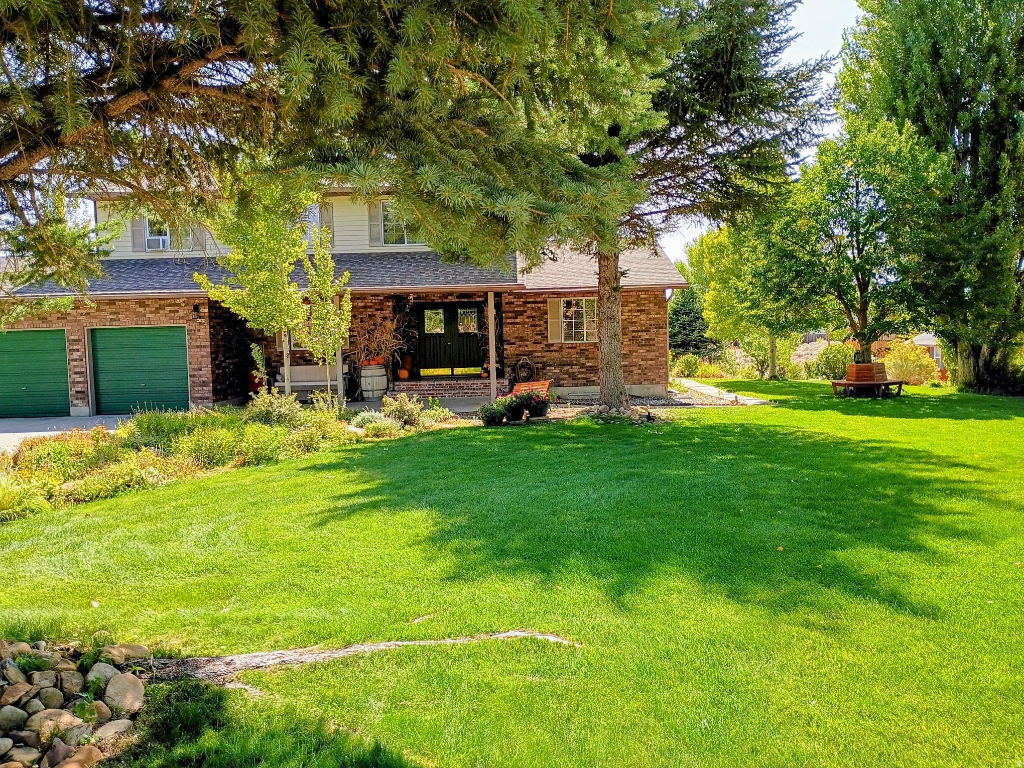 HILLCREST - Residential