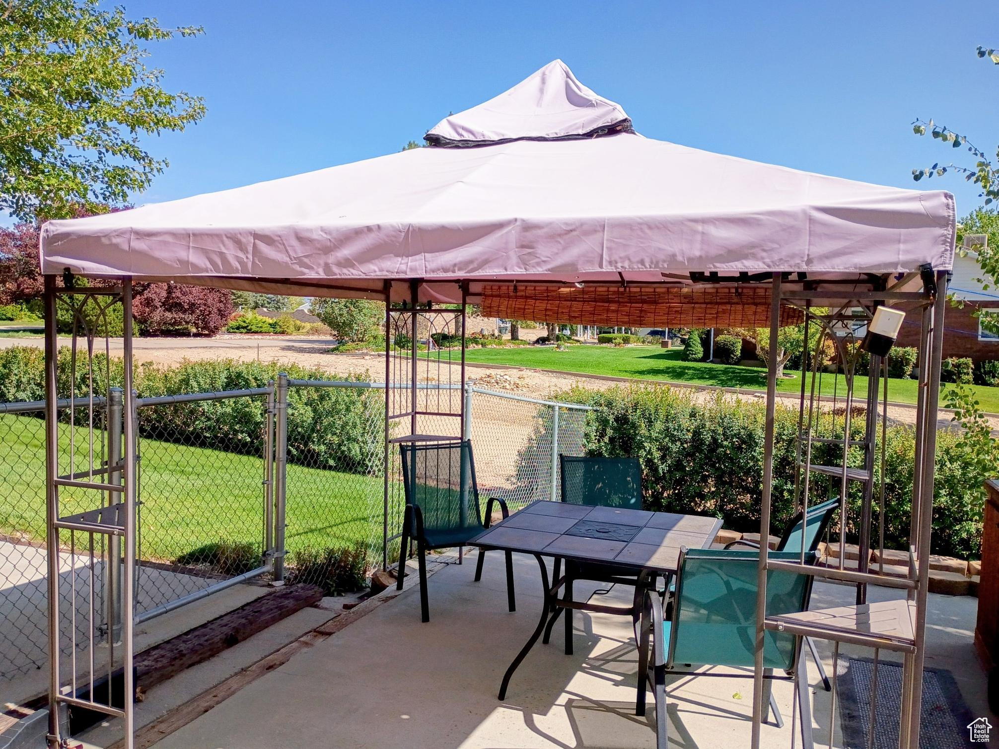 HILLCREST - Residential