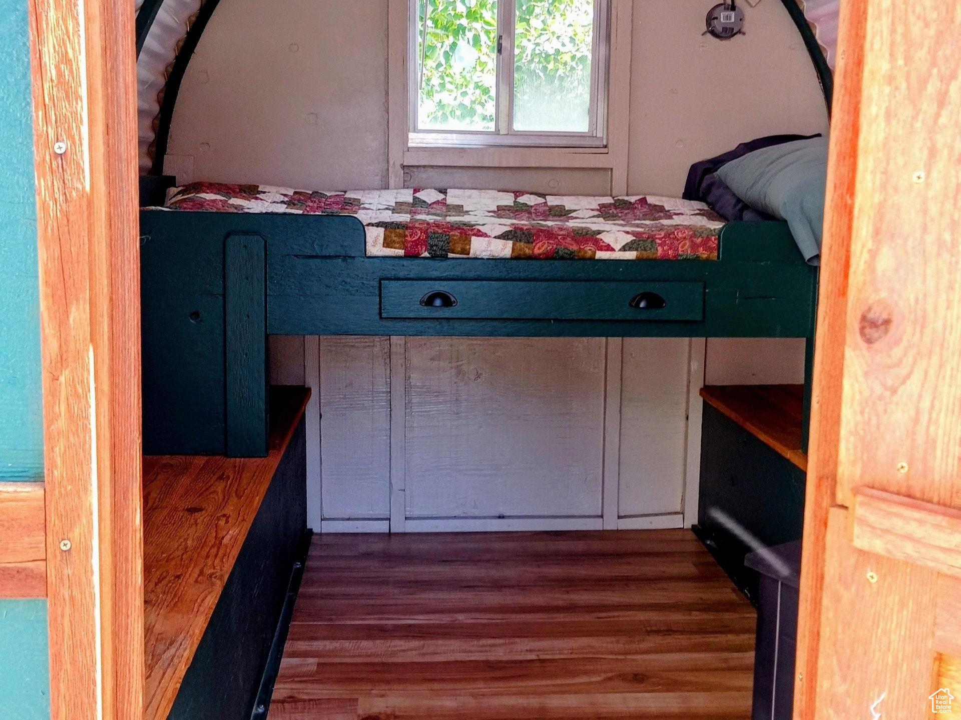 HILLCREST - Residential