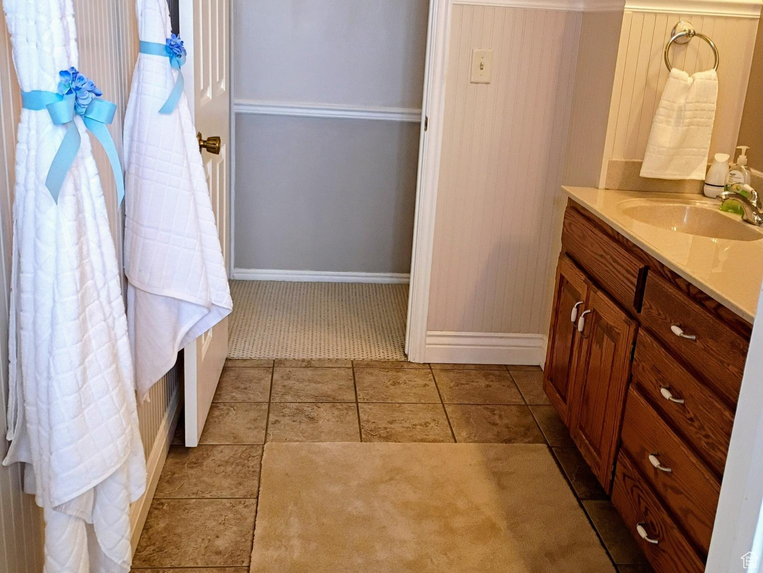 HILLCREST - Residential