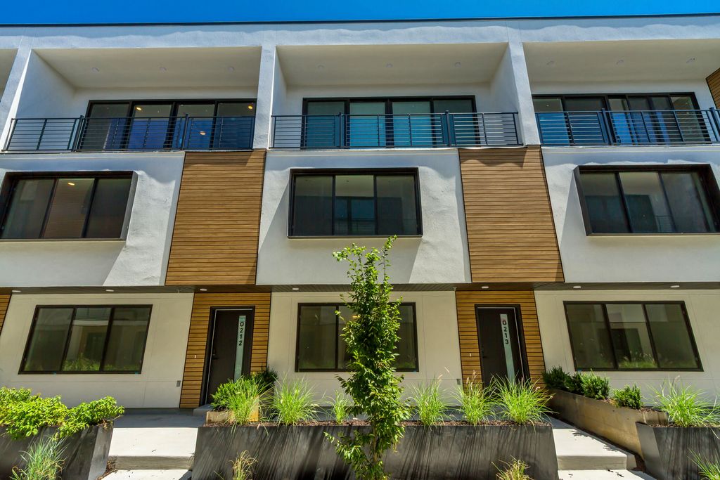 Photo of 4186 S MAIN ST #M-316, Salt Lake City, UT 84107 (MLS # 2128693)