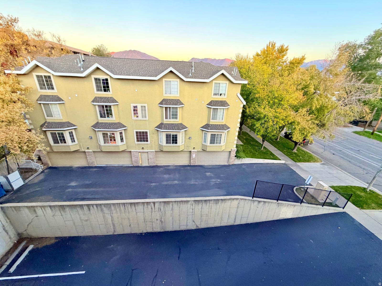 TOWN PARK - Residential