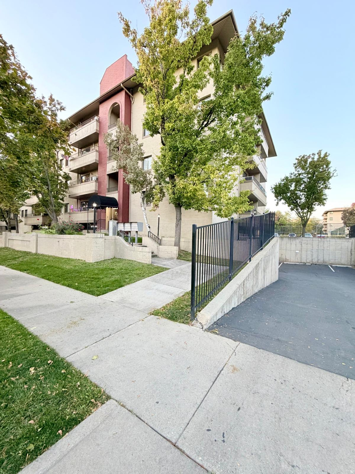 TOWN PARK - Residential