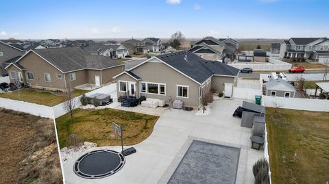 Tiny photo for 621 S SUGAR PINE DR, Layton, UT 84041 (MLS # 2133706)