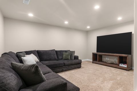 Tiny photo for 621 S SUGAR PINE DR, Layton, UT 84041 (MLS # 2133706)