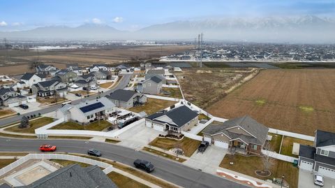 Tiny photo for 621 S SUGAR PINE DR, Layton, UT 84041 (MLS # 2133706)