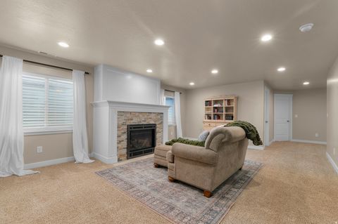 Tiny photo for 621 S SUGAR PINE DR, Layton, UT 84041 (MLS # 2133706)