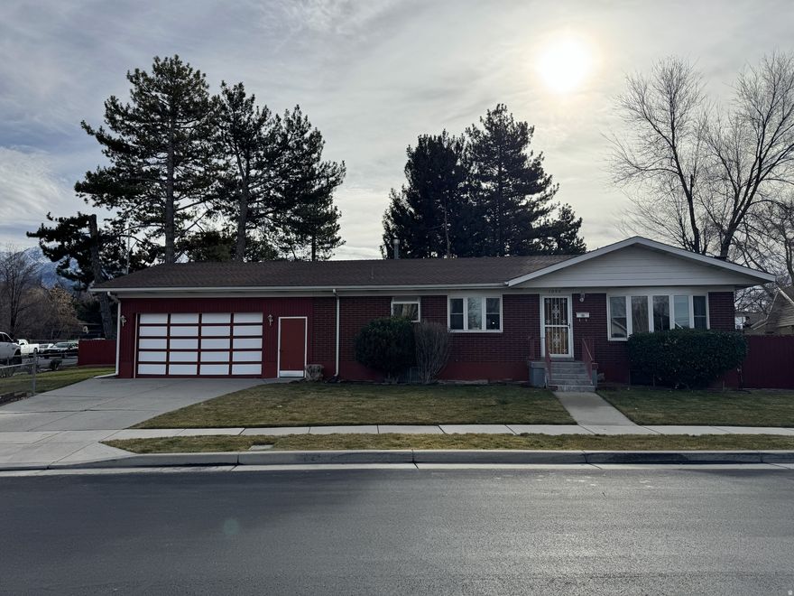 Estate Sale. Full brick Murray home located in the perfect neighborhood. Centrally located. Home needs updating. Windows were updated. Central air. Oversized 2 car garage. Well maintained yard and mature landscaping. Huge sunroom off the back of the home that leads into a private backyard. Recently repainted exterior. Hardwoods under carpet on main floor except under kitchen and baths. Master suite on main floor. Amazing price for this location and square footage. Priced to sell.