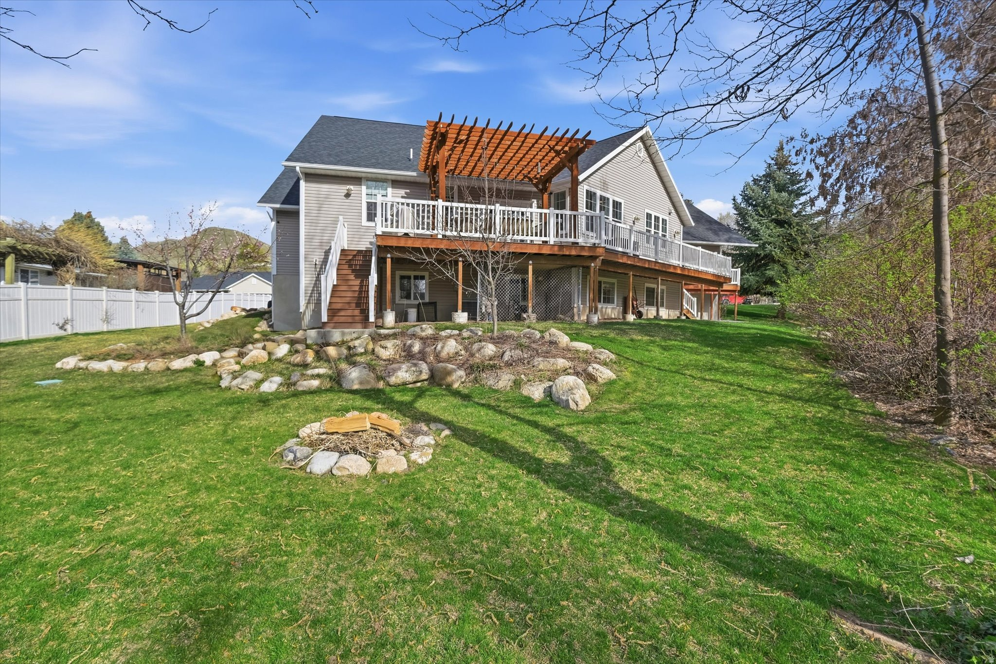 THREE CREEKS ESTATES - Residential