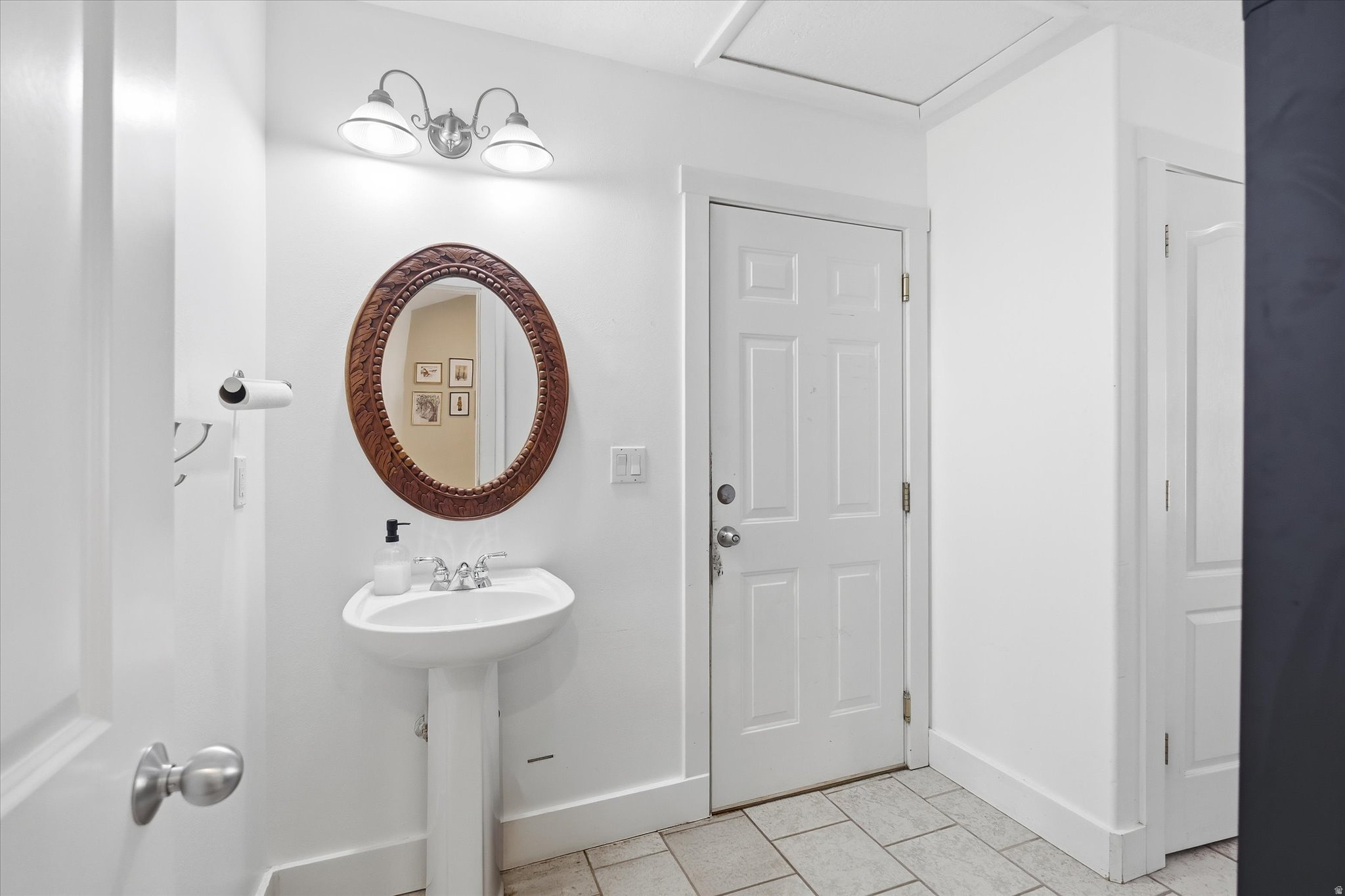 THREE CREEKS ESTATES - Residential