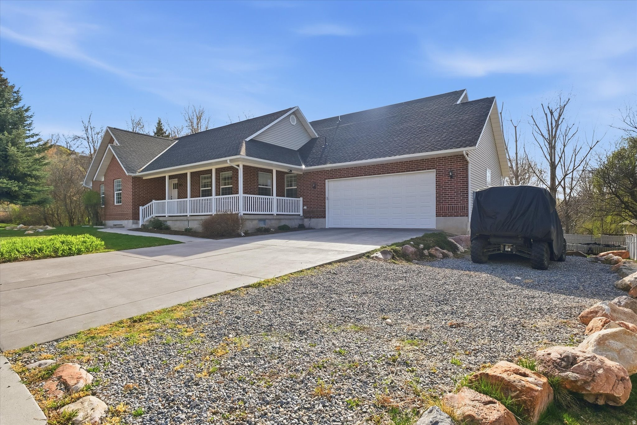 THREE CREEKS ESTATES - Residential