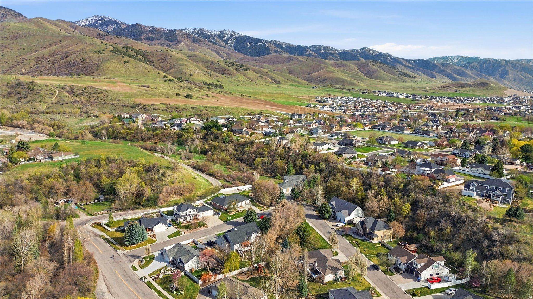 THREE CREEKS ESTATES - Residential