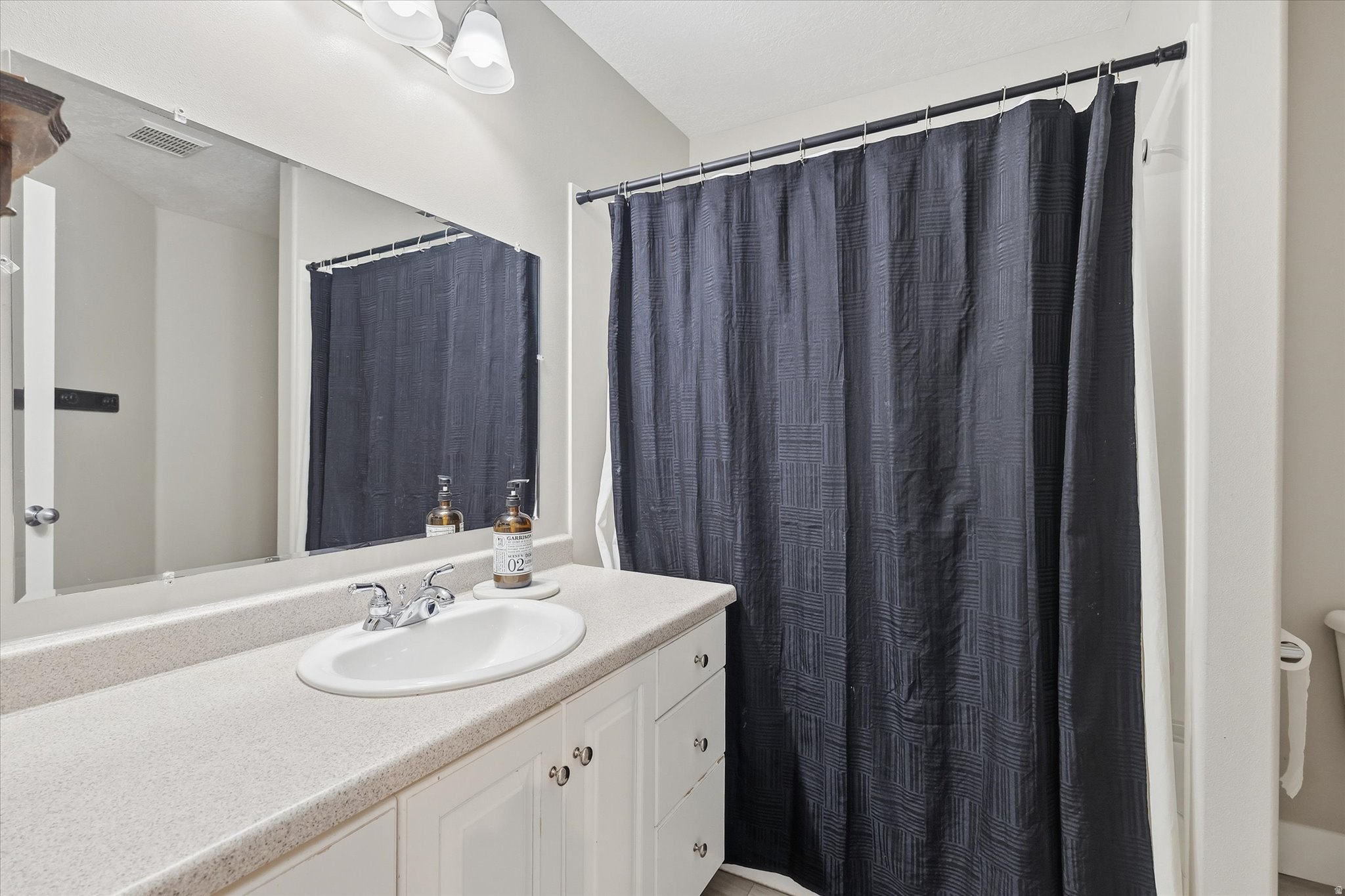 THREE CREEKS ESTATES - Residential