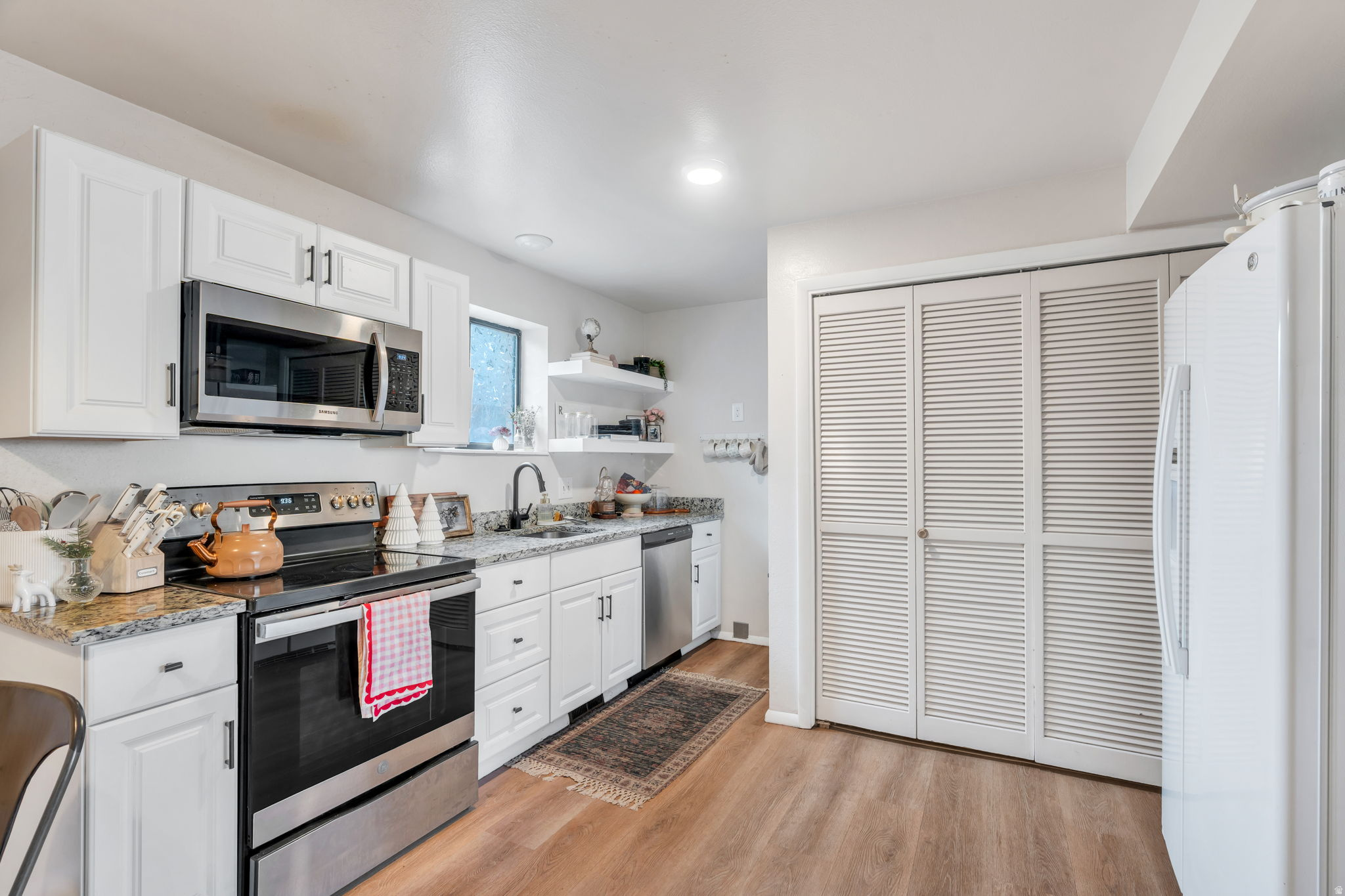 CENTRAL ESTATES - Residential