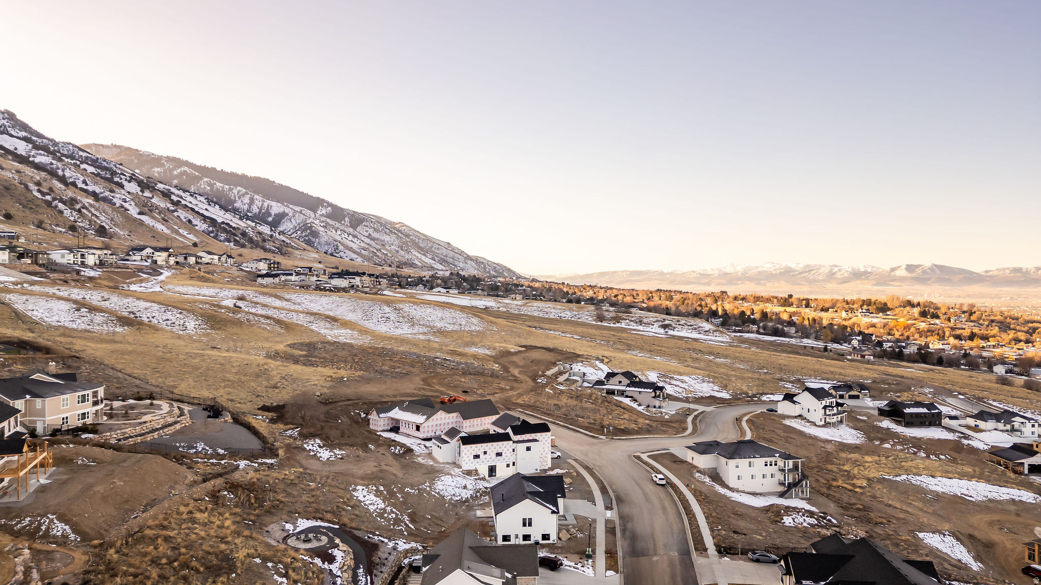 HOMES ON THE KNOLL - Residential