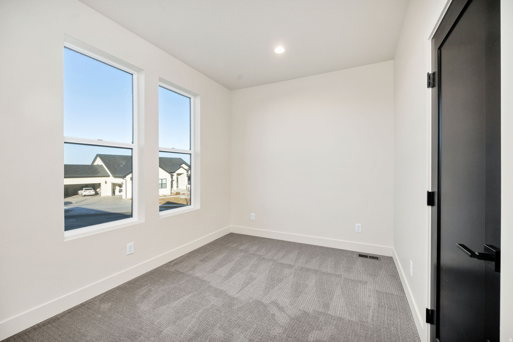 HOMES ON THE KNOLL - Residential