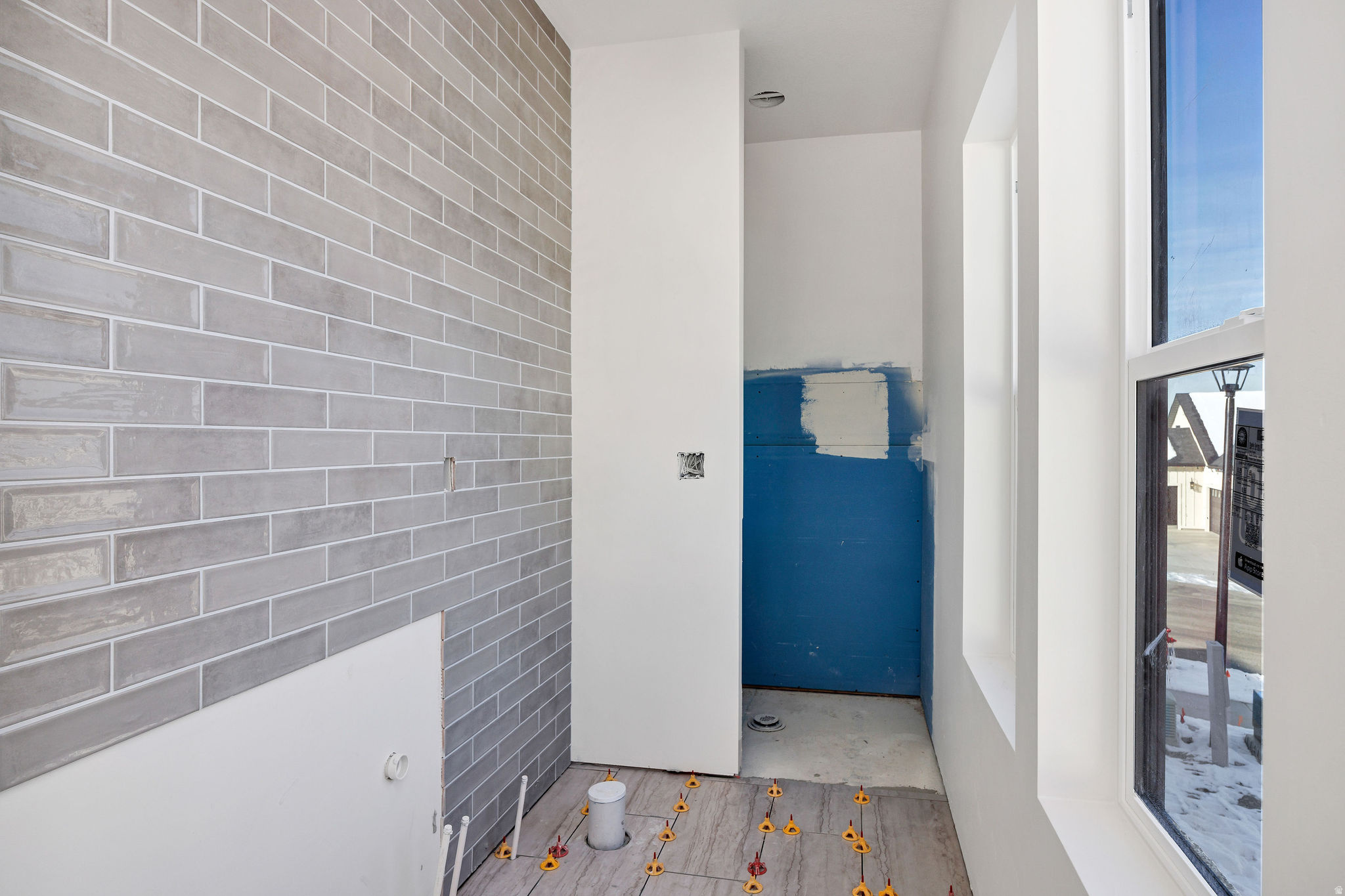 HOMES ON THE KNOLL - Residential