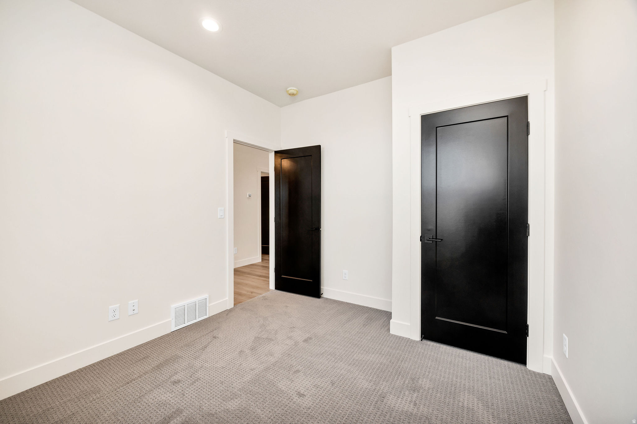 HOMES ON THE KNOLL - Residential