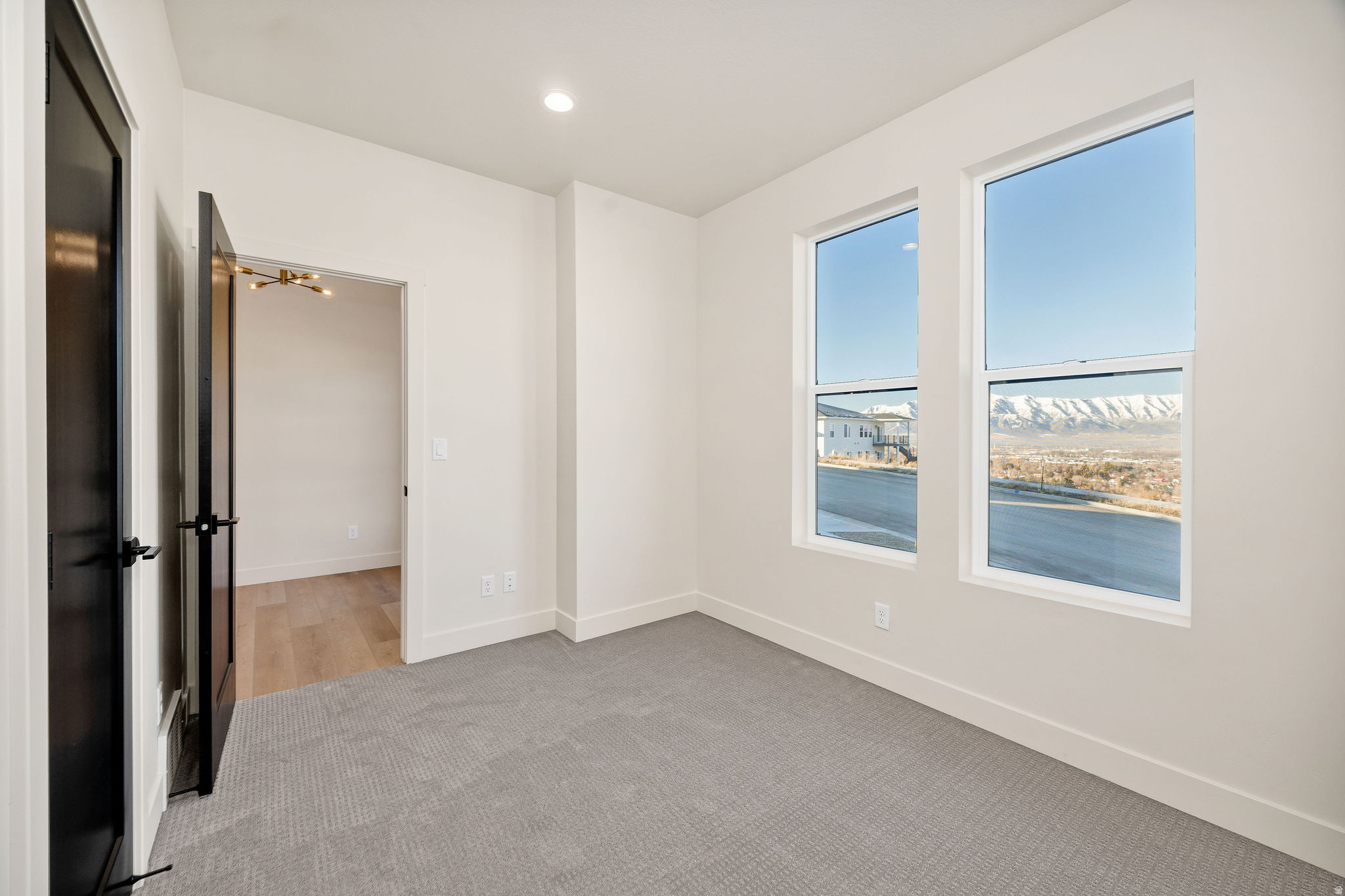 HOMES ON THE KNOLL - Residential