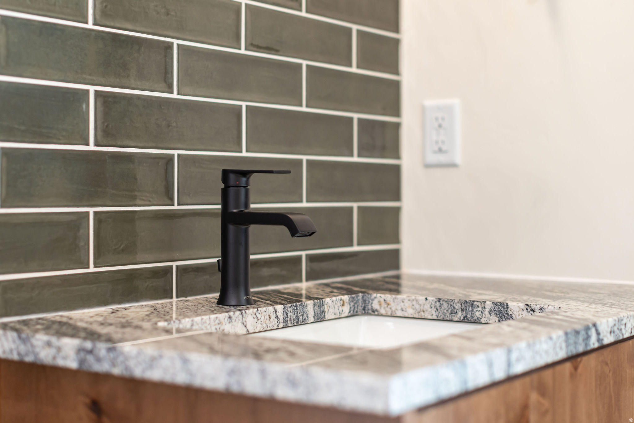 HOMES ON THE KNOLL - Residential