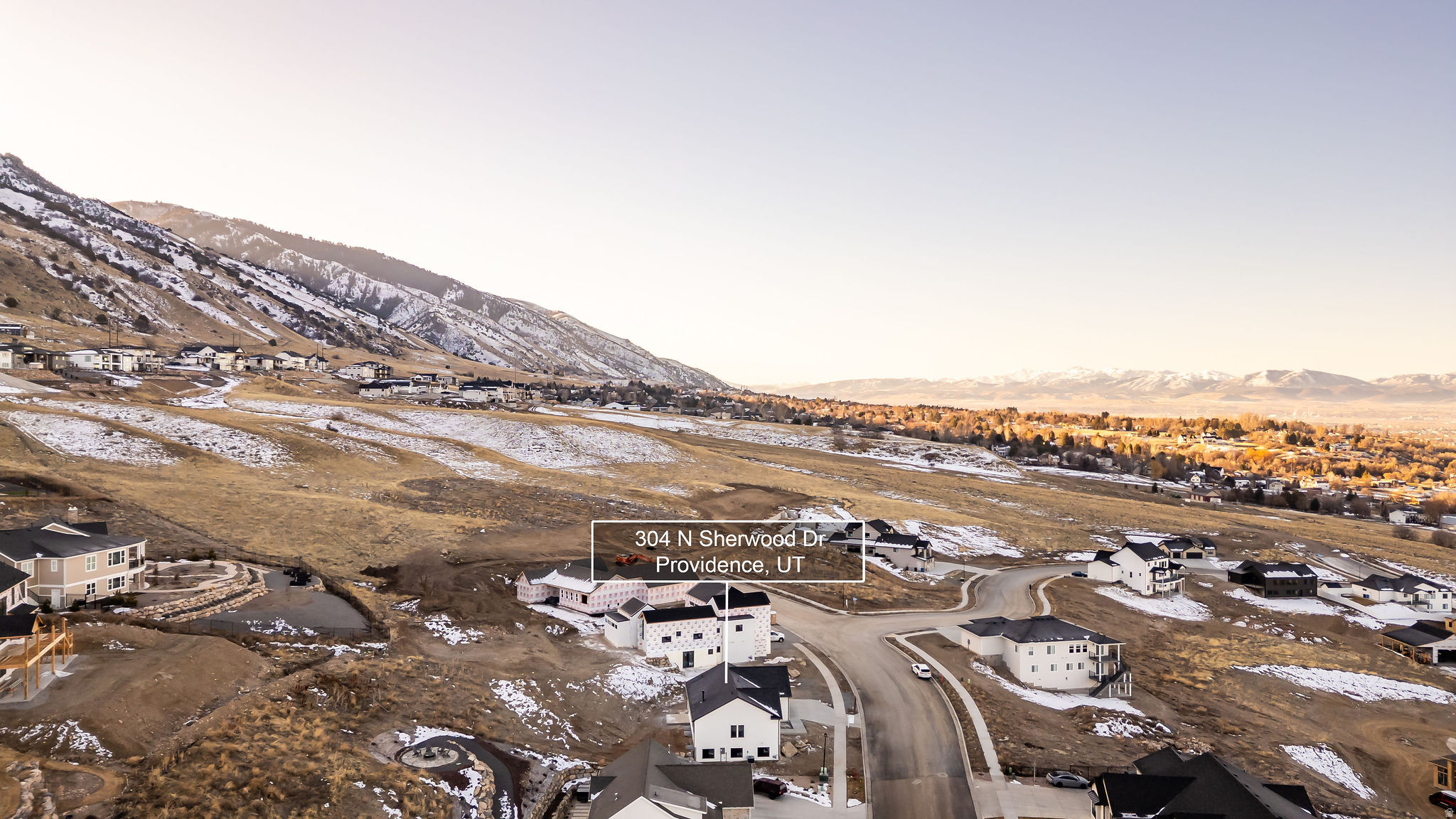 HOMES ON THE KNOLL - Residential