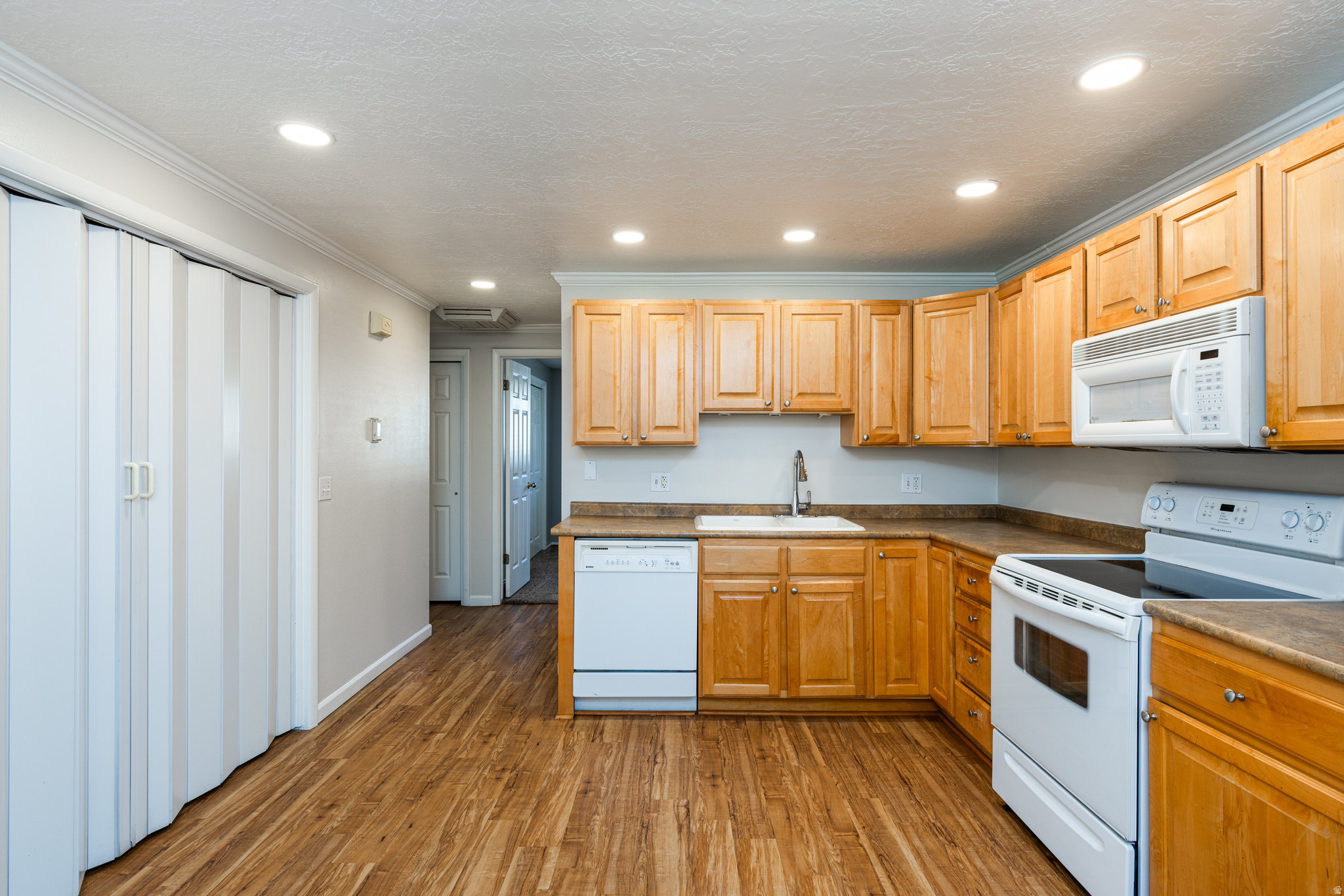 MT. VERNON ESTATES - Residential