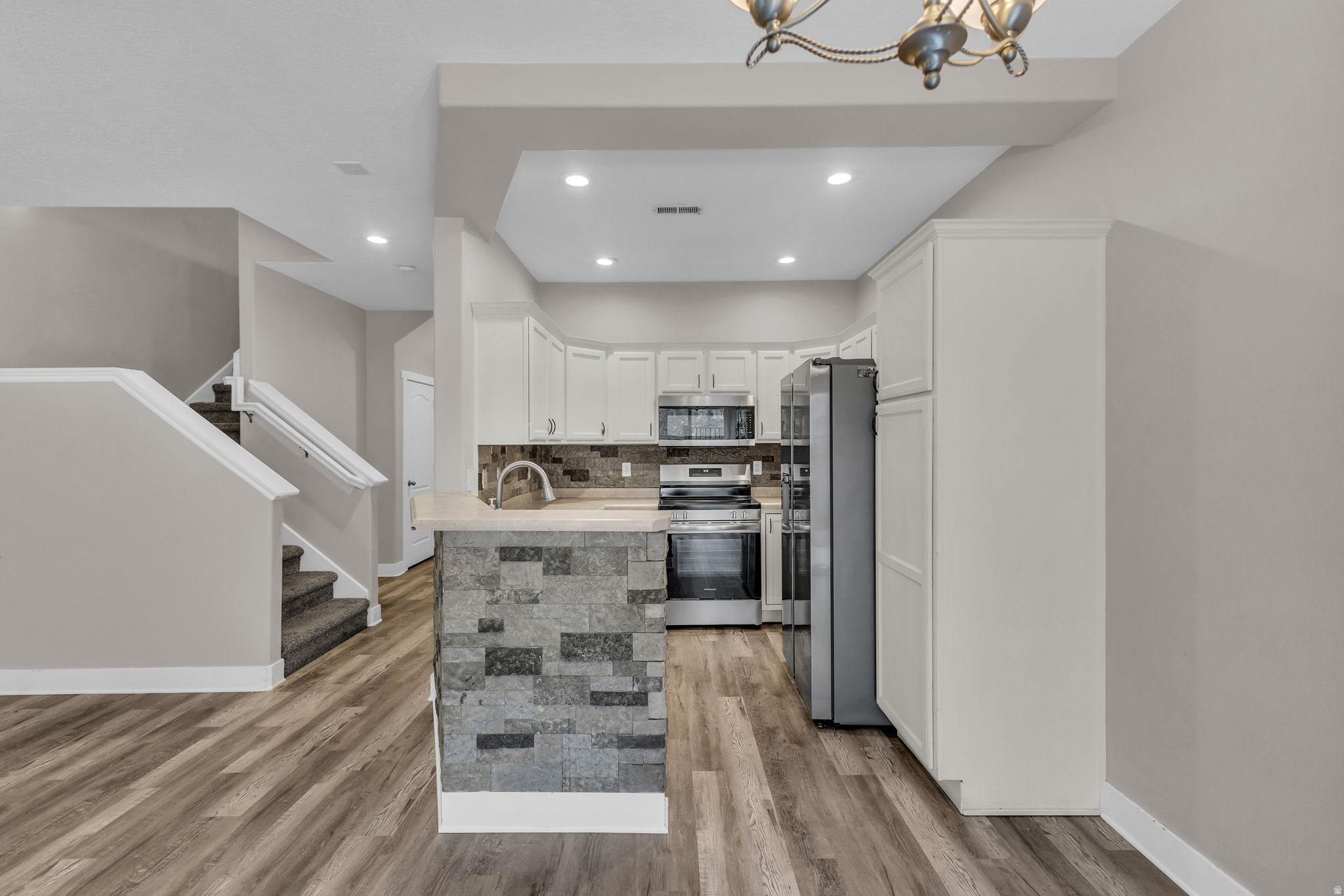 VINTAGE ON THE BLUFF - Residential